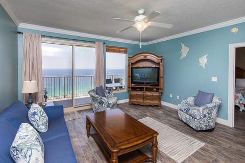 TV and multimedia, Living room, Seating area, Sea view