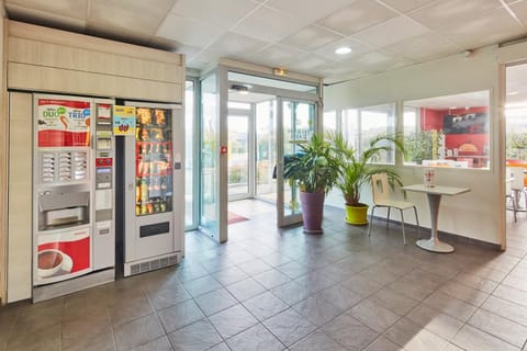 Lobby or reception, Drinks