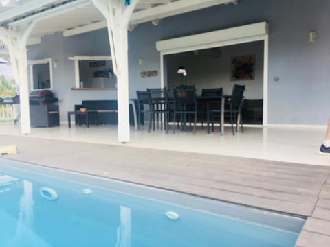 Lounge or bar, Dining area, Swimming pool