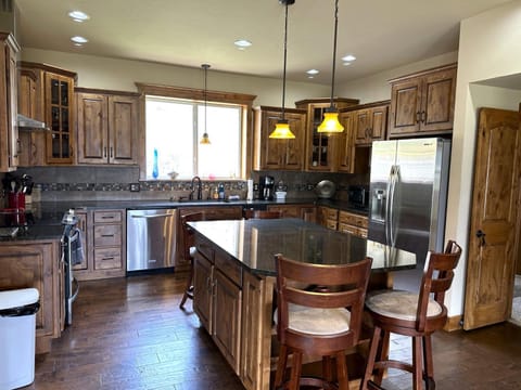 Kitchen or kitchenette, Seating area, pet friendly, pet friendly, stove, stove, kitchen, kitchen