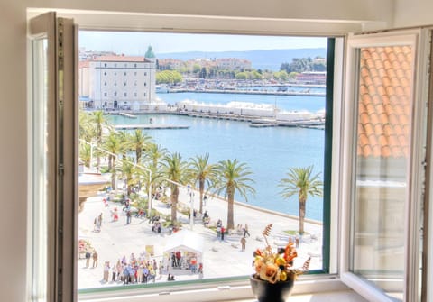 View (from property/room), Bedroom, Sea view, Area and facilities