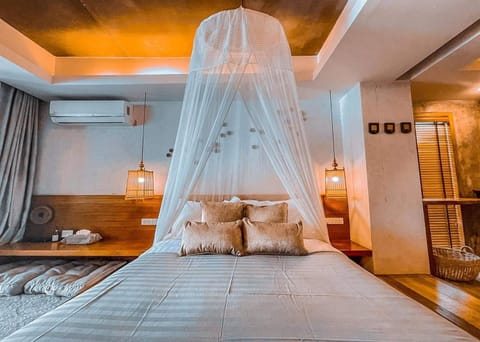 Bed, Photo of the whole room, air conditioner