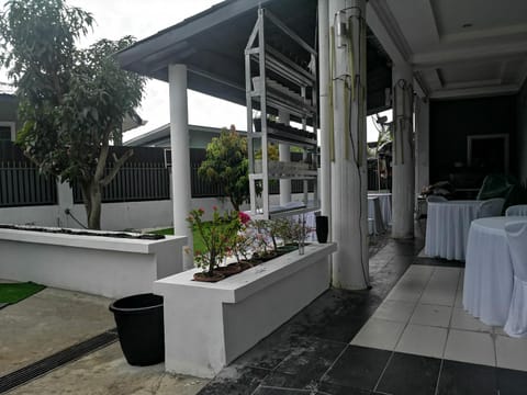 Cottage Garden Bed and Breakfast in Kota Kinabalu