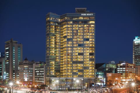 Property building, Night, Location