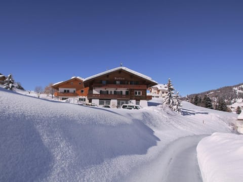 Facade/entrance, Winter