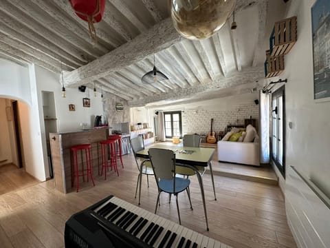 Toits Vieil - Appartement de charme avec terrasse d'exception Aix-en-Provence Condo in Aix-en-Provence