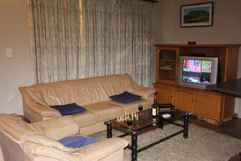 Rock Cottage Golfview Lodge Apartment in Gauteng