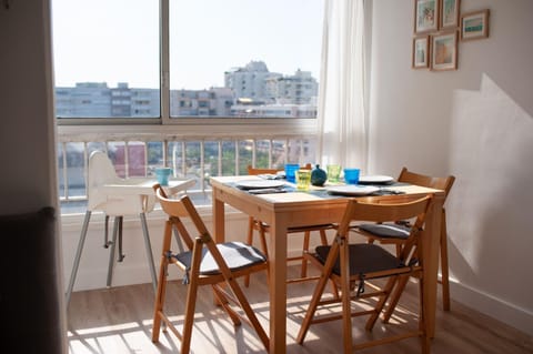 Balcony/Terrace, Dining area, Street view