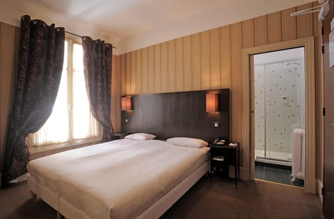 Le Grand Hotel Hotel in Tours