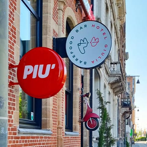 Facade/entrance, Day, Property logo or sign, Logo/Certificate/Sign, City view, Street view