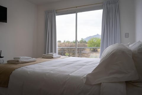 Bed, Bedroom, Mountain view