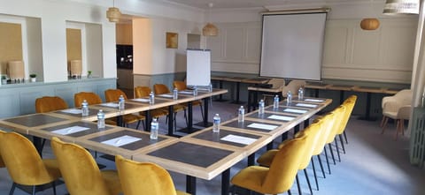 Meeting/conference room