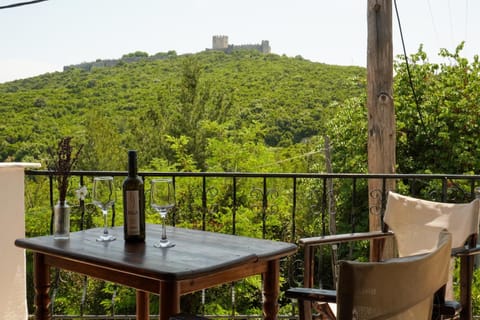 Patio, Day, Natural landscape, View (from property/room), Balcony/Terrace, Mountain view