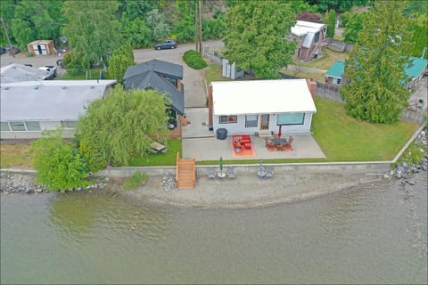 Lake Level Cottages House in Oroville