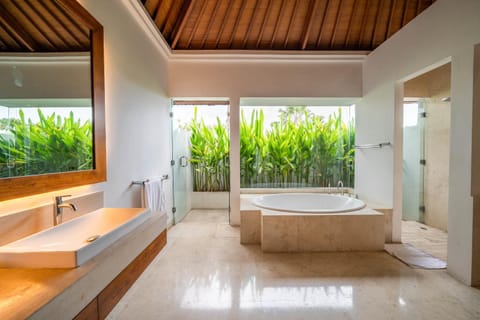 Villa Rubina - Luxury Pool Villa in Batu Belig Next to the Beach! Haus in North Kuta
