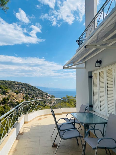 Mikro Amoni Beach Villa House in Argolis, Greece