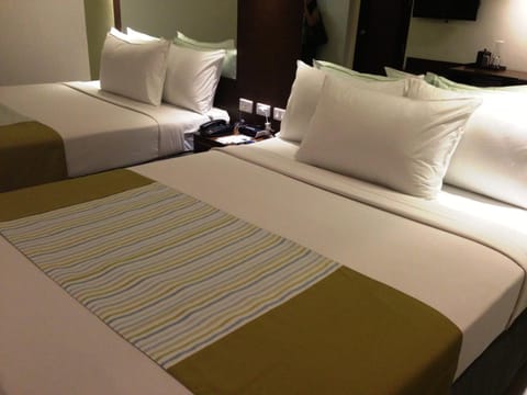 Microtel by Wyndham Acropolis Hotel in Pasig