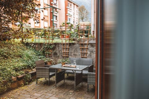 Day, Garden, Balcony/Terrace, Seating area