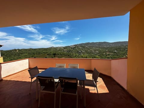 Natural landscape, View (from property/room), Balcony/Terrace, Dining area