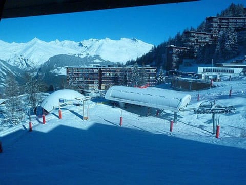 Studio cabine 5 personnes à Arc 1600, ski aux pieds, proche commerces, wifi gratuit - FR-1-411-361 Apartment in Bourg-Saint-Maurice