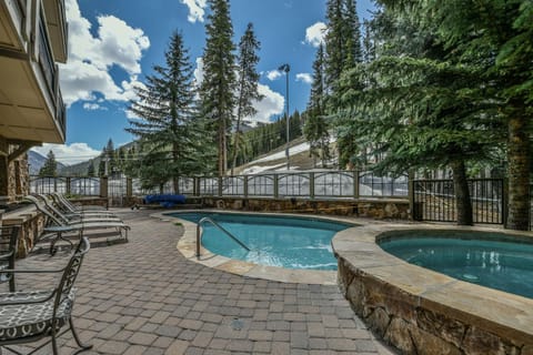 Lone Eagle 3000 by SummitCove Lodging House in Keystone