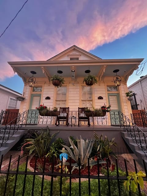 Luxury Historic Shotgun Home in Lower Garden District House in New Orleans