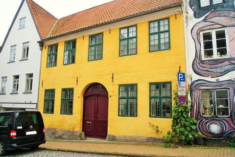 Property building, Facade/entrance