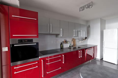 Kitchen or kitchenette, dishwasher, minibar, pet friendly, stove, toaster, washing machine, dryer