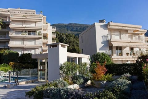 Property building, Day, Natural landscape, Mountain view