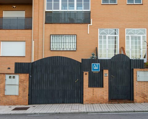 Facade/entrance, View (from property/room)