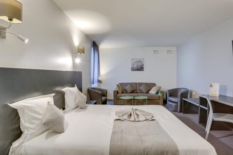 All Suites Appart Hôtel Aéroport Paris Orly – Rungis Appart-hôtel in Chevilly Larue