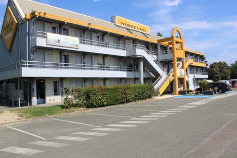 Property building, Facade/entrance, Day, Parking