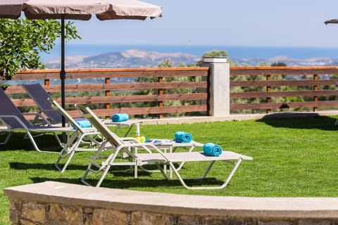 Garden, Decorative detail, Mountain view, Pool view