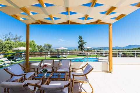 Dining area, Pool view