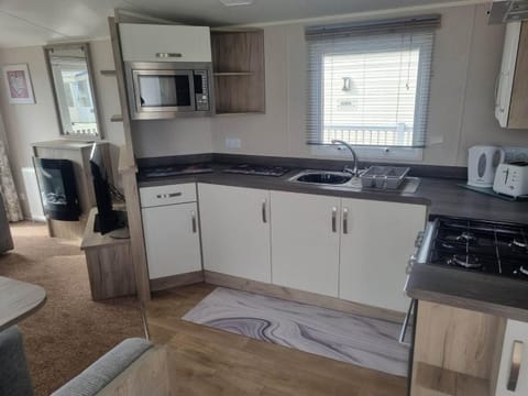8 Berth 3 Bed PG213 on the Golden Palm Condo in Chapel Saint Leonards