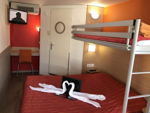 Decorative detail, Bedroom, bunk bed