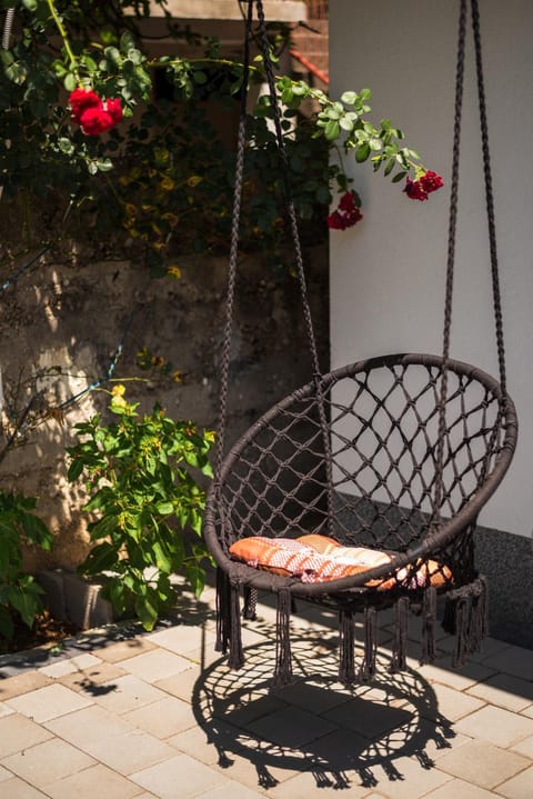 Patio, Day, Garden, sunbed