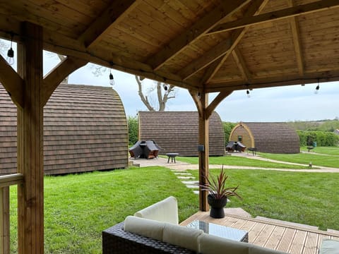 Patio, Garden, Hot Tub, Garden view