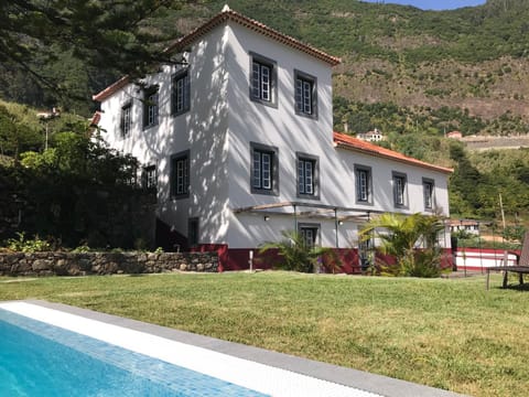 Casa Oliveira Esmeraldo - Guest Houses House in Madeira District