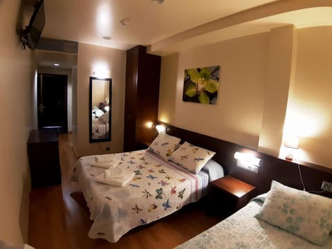Hostal Nirvana Bed and Breakfast in Ponferrada