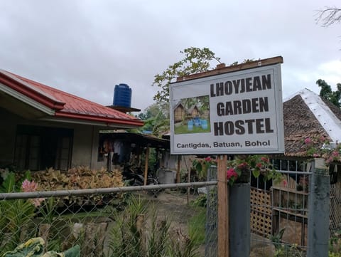 LHOYJEAN Garden Hostel Hostel in Central Visayas