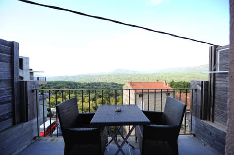 Balcony/Terrace, Mountain view