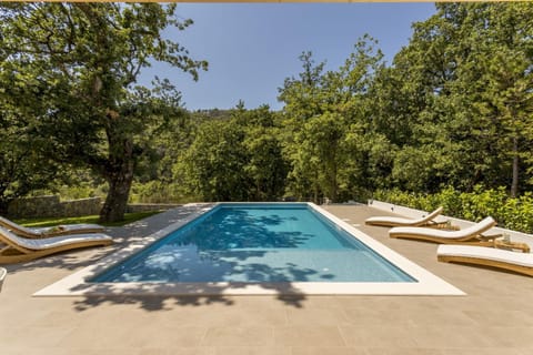 Mountain view, Swimming pool