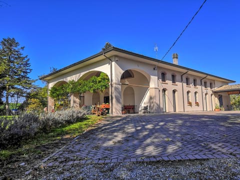 Property building, Facade/entrance, Day, Garden, View (from property/room), Autumn, On site, Garden view, Area and facilities