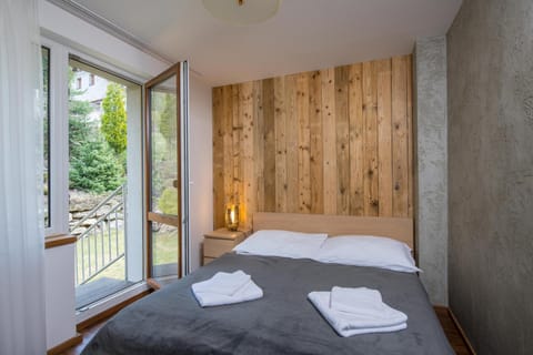 Bed, Balcony/Terrace, Photo of the whole room, Bedroom, Garden view