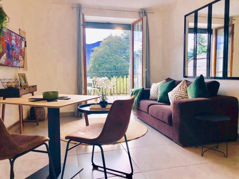Appartement T2, vue lac, climatisé, parking, tout confort Wohnung in Aix-les-Bains
