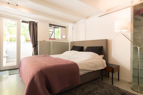 Quiet apartment for 4 at park in center Eigentumswohnung in Amsterdam