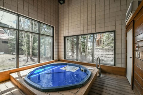 Ski Run 411 by SummitCove Lodging House in Keystone