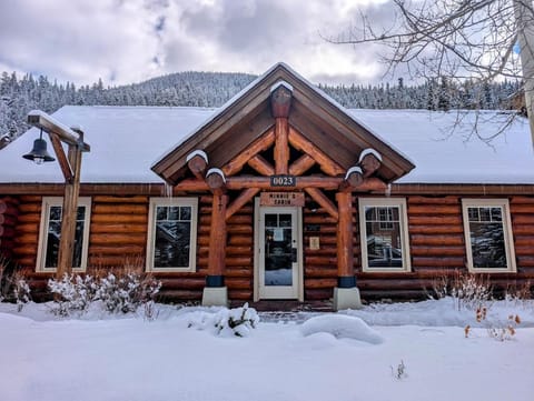 Settlers Creek 6535 by SummitCove Lodging House in Keystone