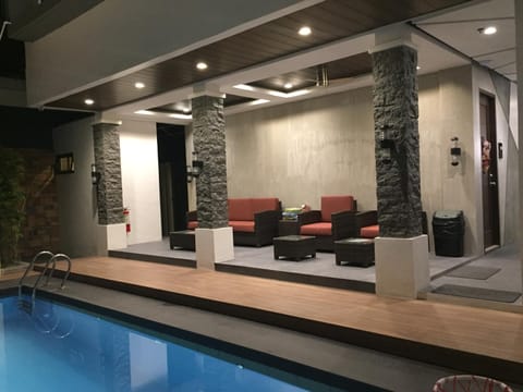 Andeo Suites Apartahotel in Angeles